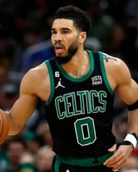 星空体育-【现场】季后赛开门红之夜 塔图姆为何被球队罚款？