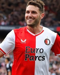 星空体育下载-鲁能本赛季三中卫主力人选预测，一人来自本菲卡，首轮踢铁人亮相