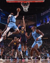 星空体育APP-120万佣金敲定!琼斯换经纪人引纠纷,仲裁判前经纪人拿全额