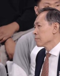 只赢江苏4分！许利民用人+战术引众怒，斯佩尔曼受伤后周琦累垮！|北京|陈盈骏|范子铭|篮板|球员_新浪体育_新浪新闻